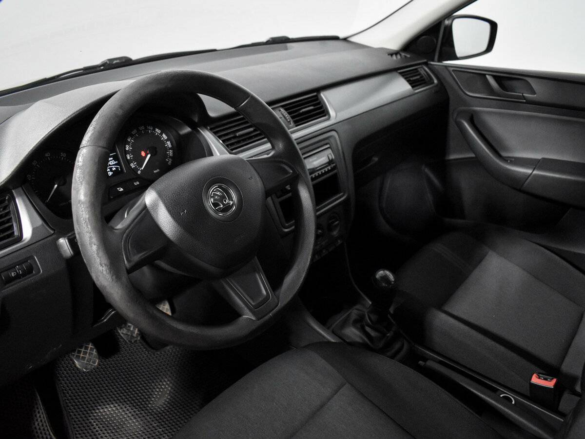 Купить Skoda Rapid с пробегом. Фото: #8