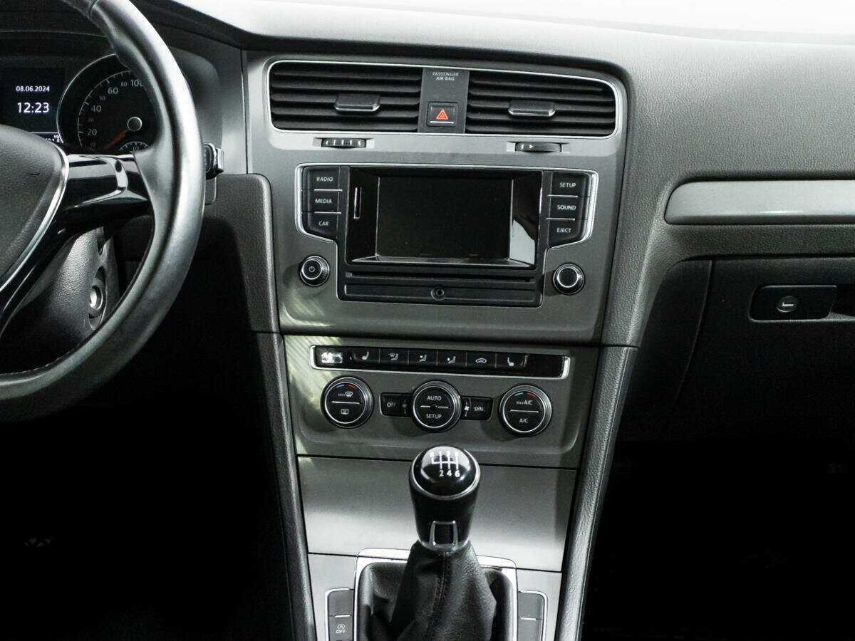 Купить Volkswagen Golf с пробегом. Фото: #13