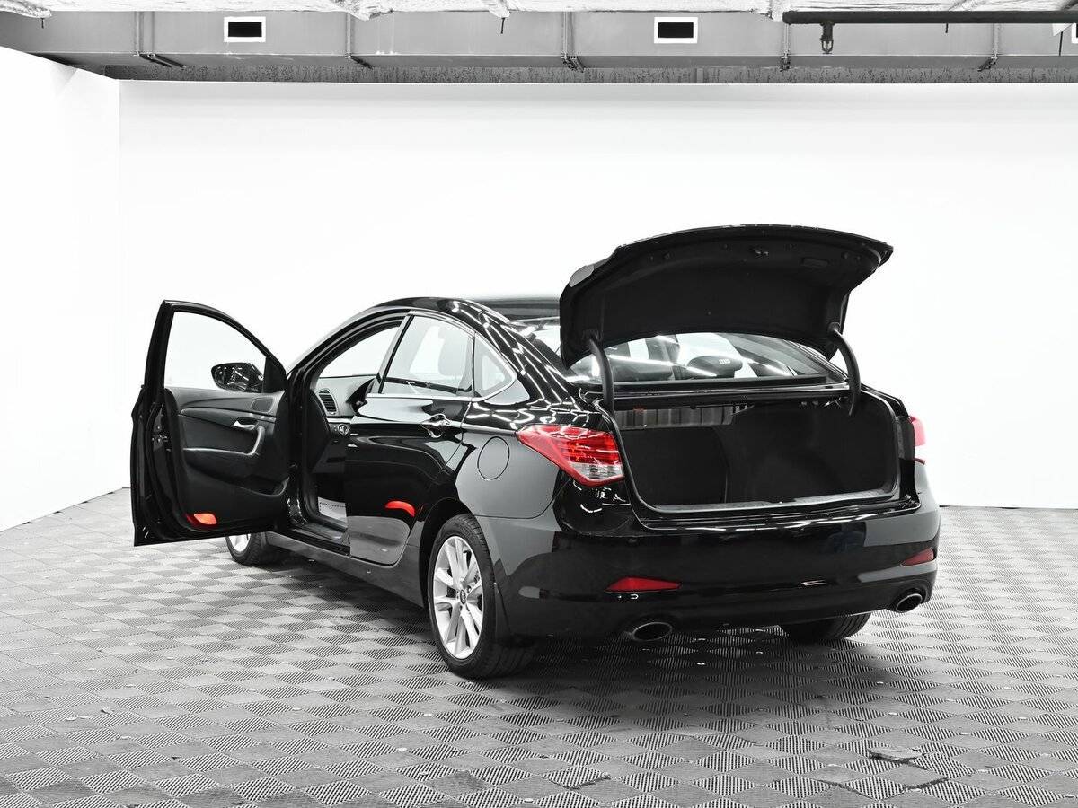 Купить Hyundai i40 с пробегом. Фото: #4