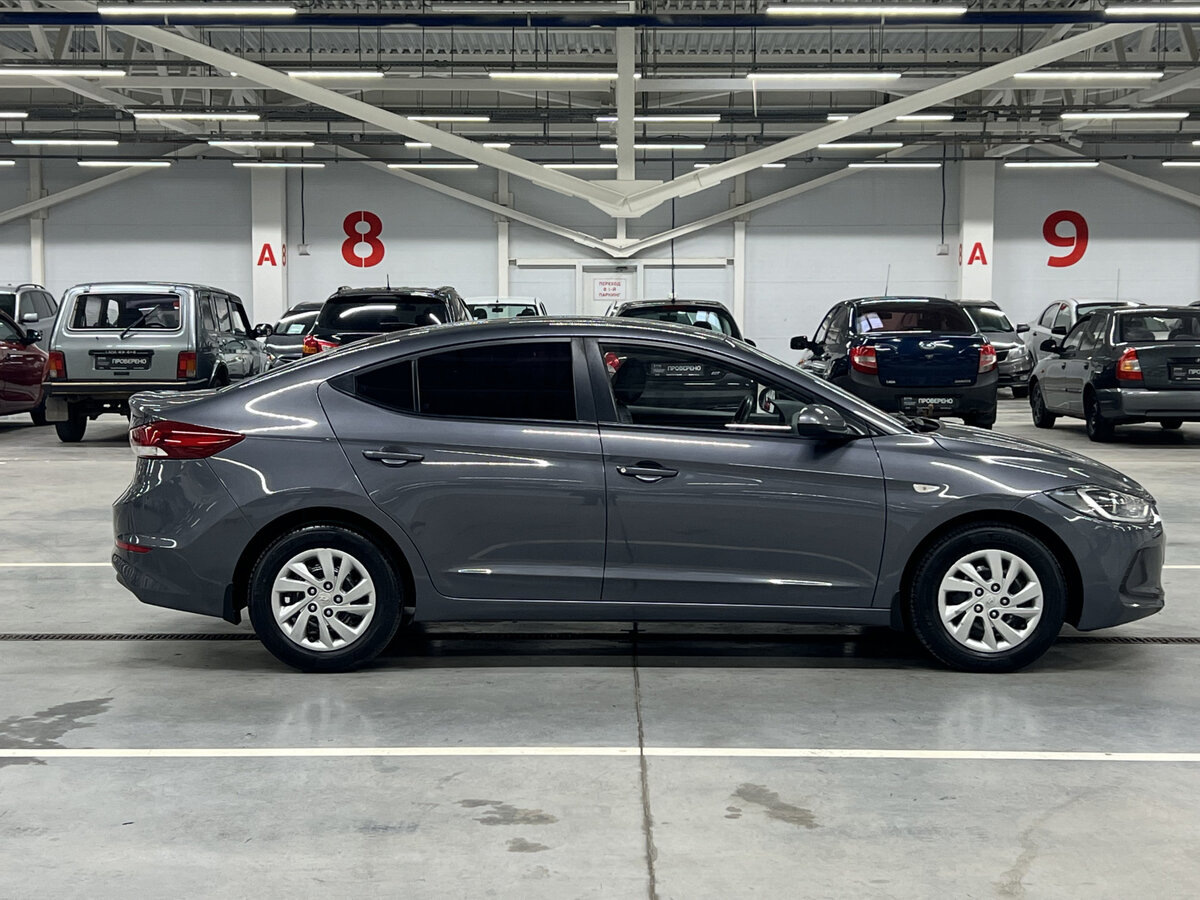 Купить Hyundai Elantra с пробегом. Фото: #3