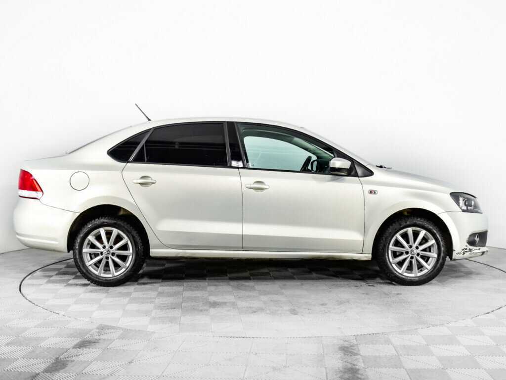 Купить Volkswagen Polo с пробегом. Фото: #3