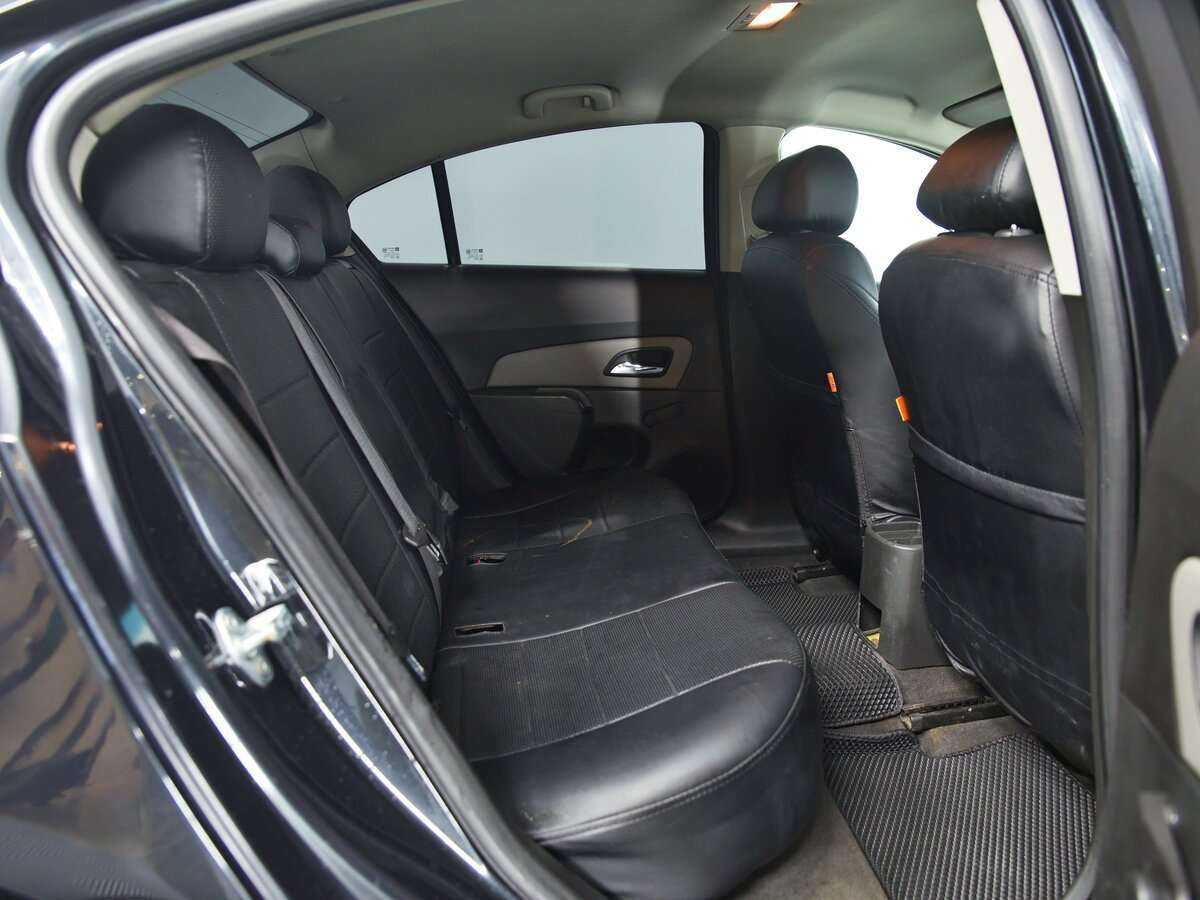 Купить Chevrolet Cruze с пробегом. Фото: #10