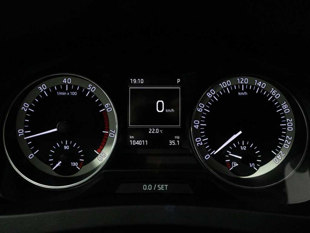 Купить Skoda Rapid с пробегом. Фото: #11