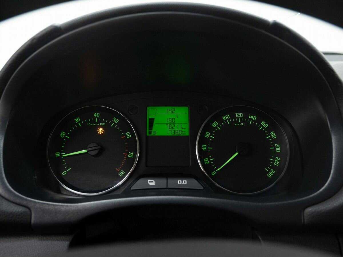 Купить Skoda Fabia с пробегом. Фото: #15