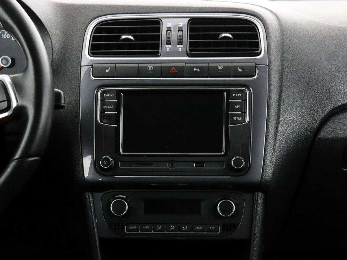 Купить Volkswagen Polo с пробегом. Фото: #10