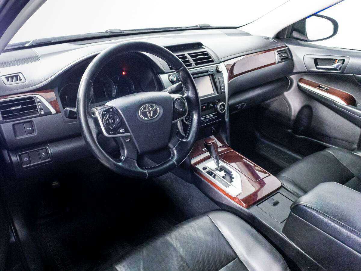 Купить Toyota Camry с пробегом. Фото: #10