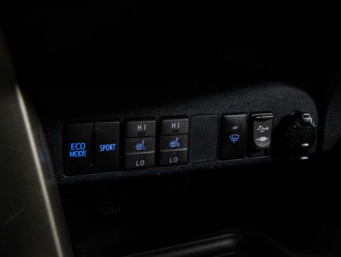 Купить Toyota RAV4 с пробегом. Фото: #15