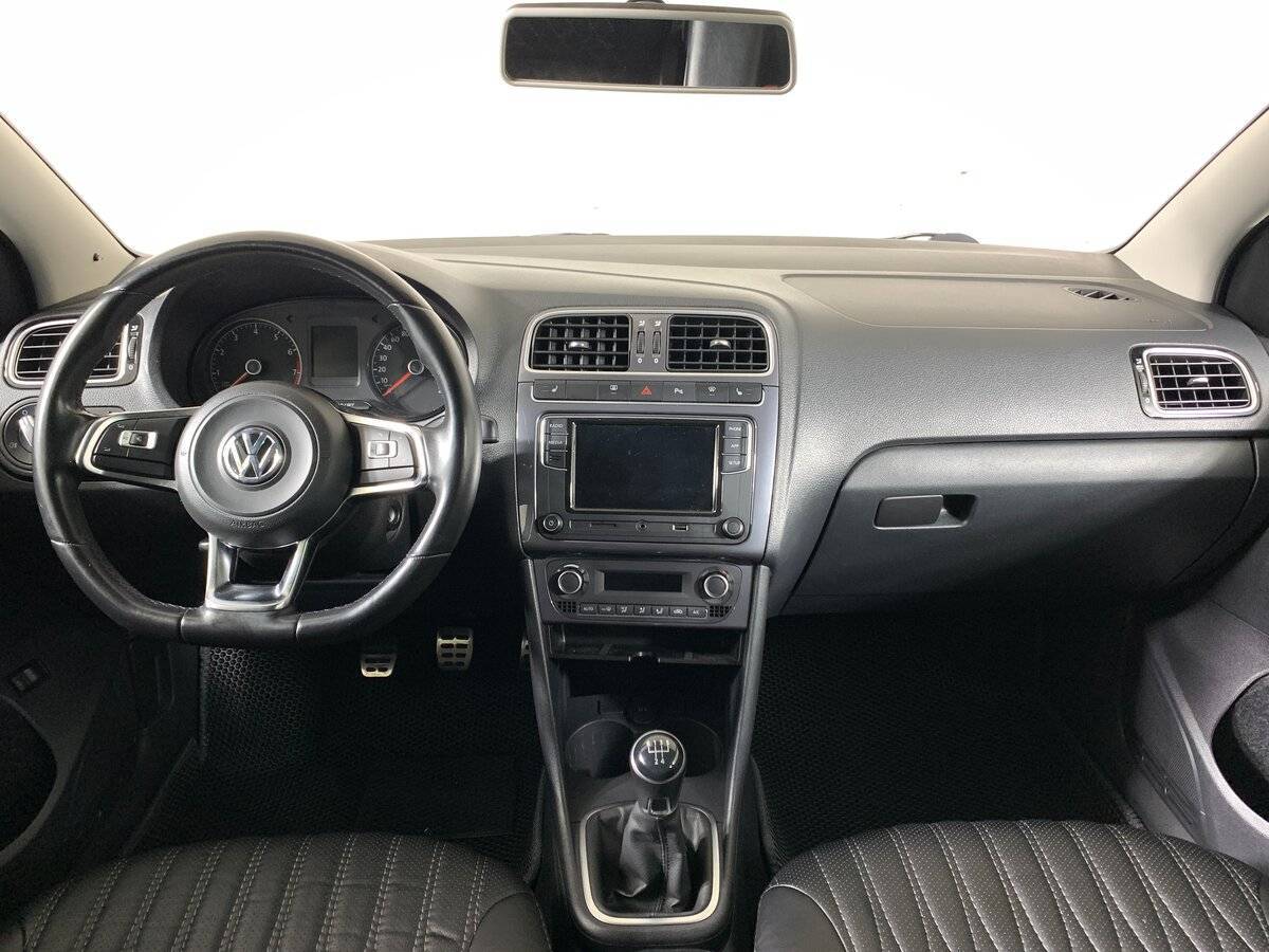 Купить Volkswagen Polo с пробегом. Фото: #11