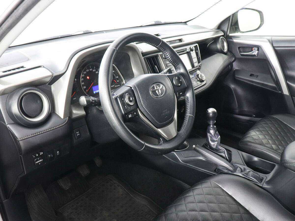 Купить Toyota RAV4 с пробегом. Фото: #8