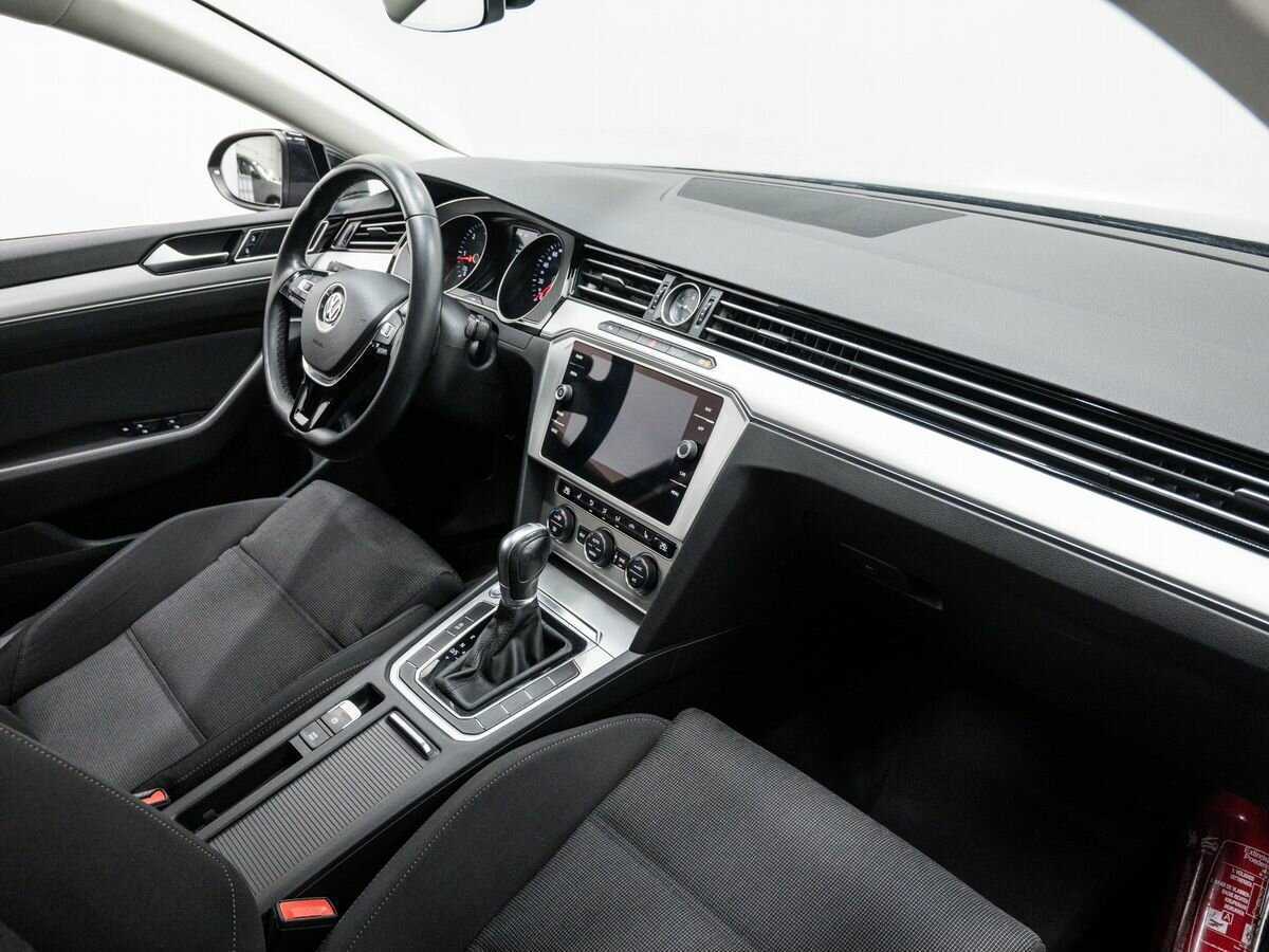 Купить Volkswagen Passat с пробегом. Фото: #6