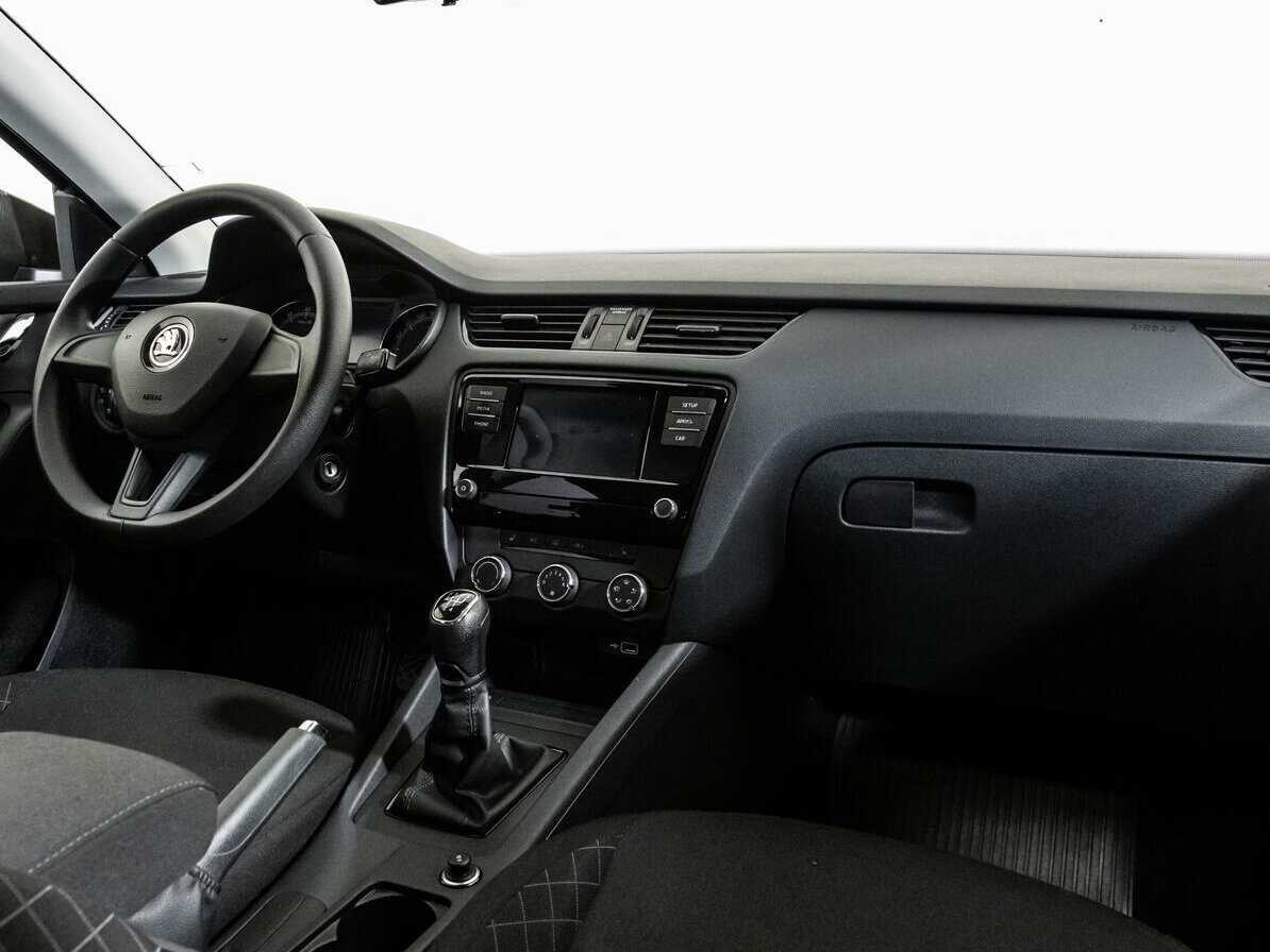 Купить Skoda Octavia с пробегом. Фото: #6