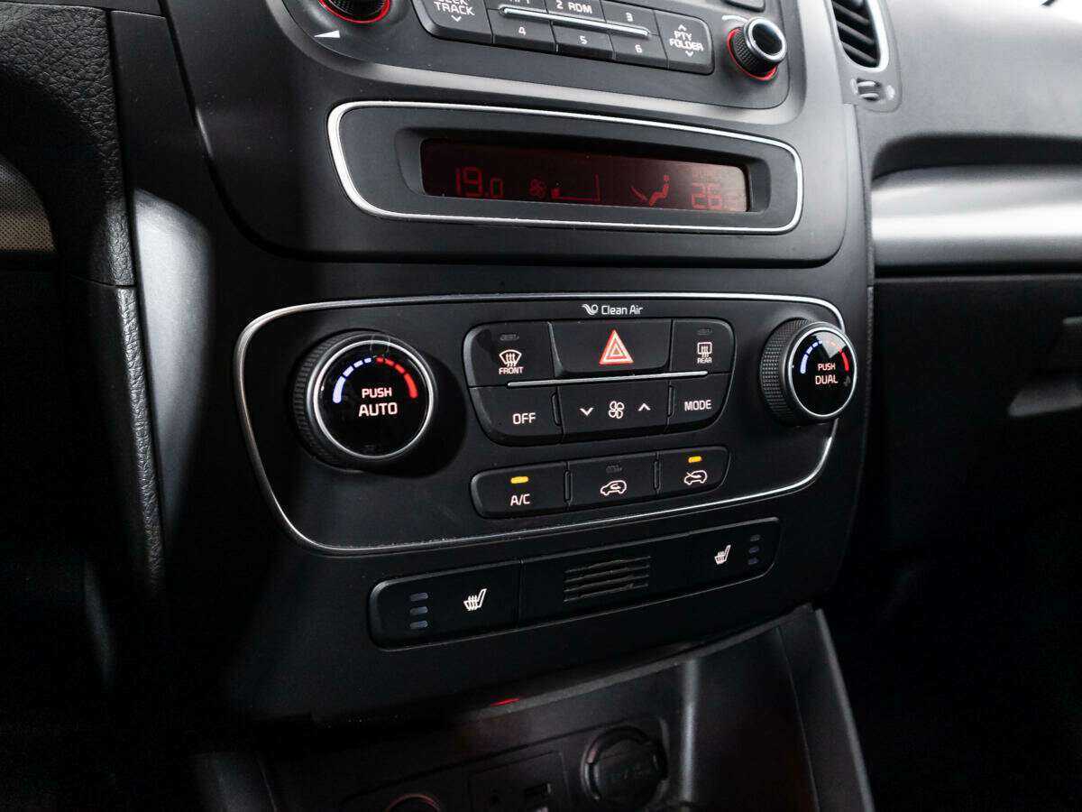 Купить Kia Sorento с пробегом. Фото: #14