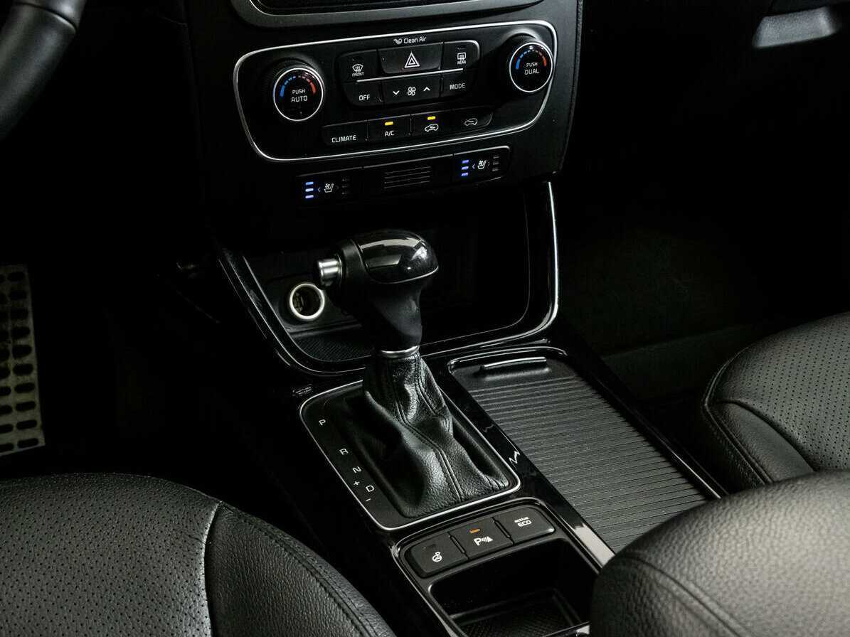 Купить Kia Sorento с пробегом. Фото: #12