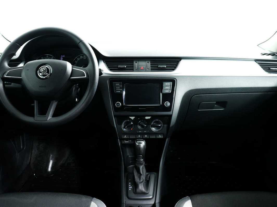 Купить Skoda Rapid с пробегом. Фото: #10