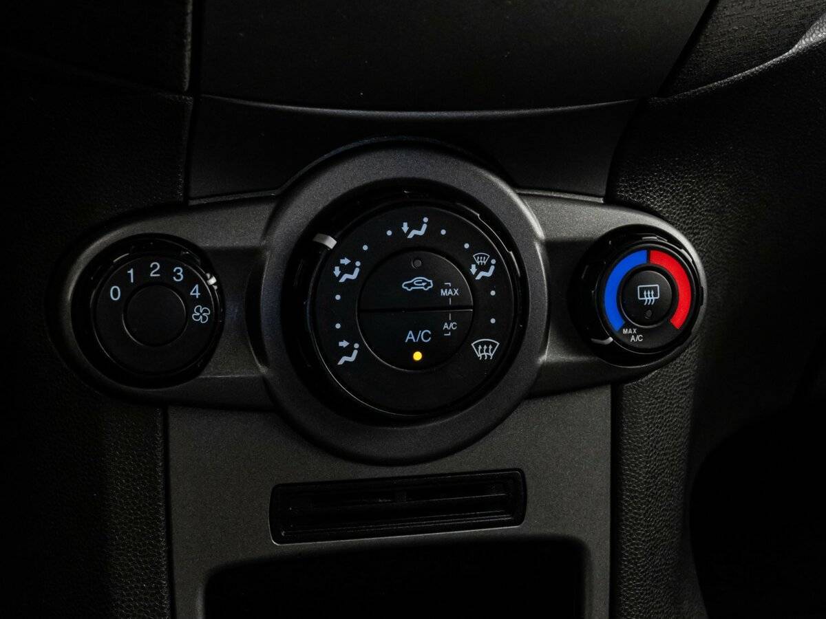 Купить Ford Fiesta с пробегом. Фото: #13