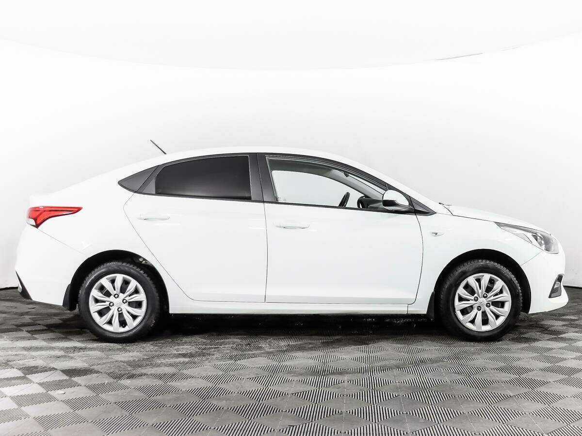 Купить Hyundai Solaris с пробегом. Фото: #3
