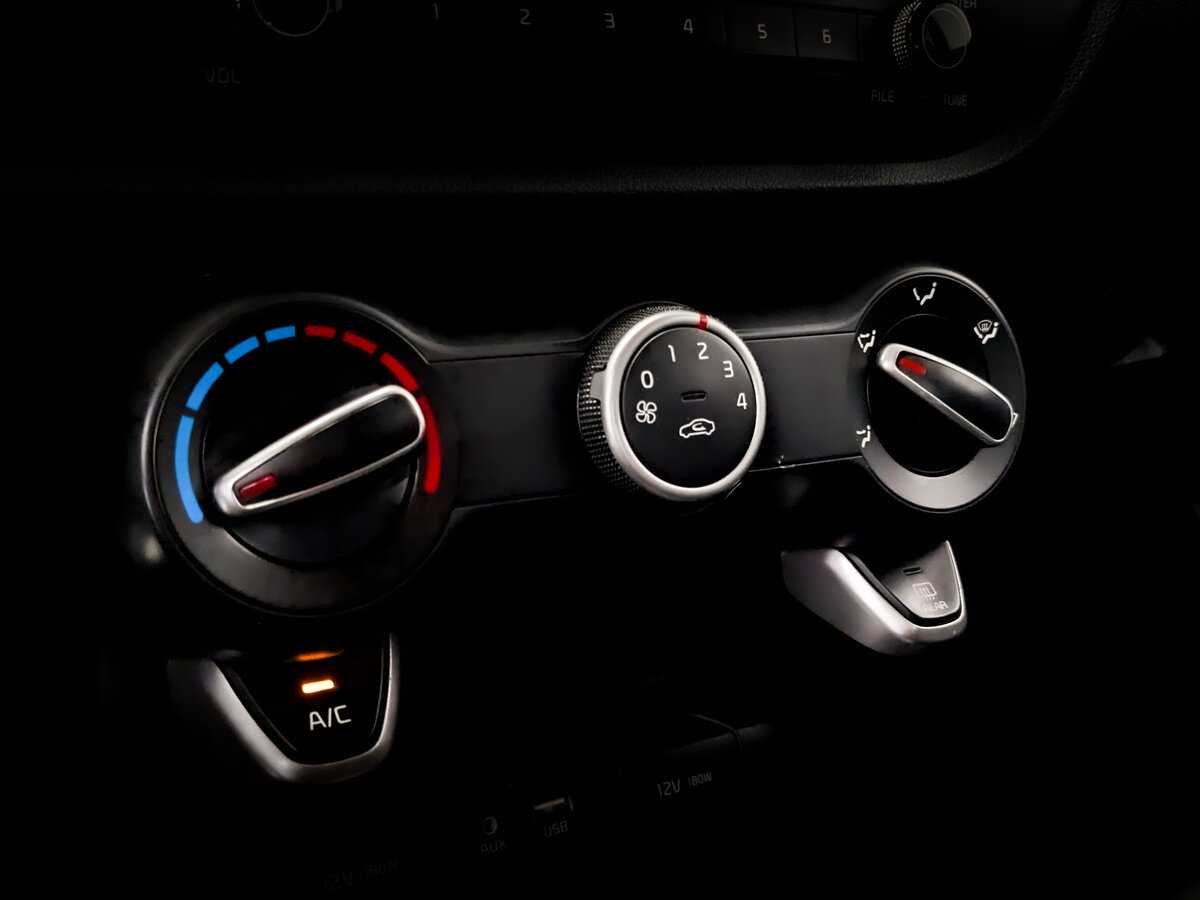 Купить Kia Rio с пробегом. Фото: #21