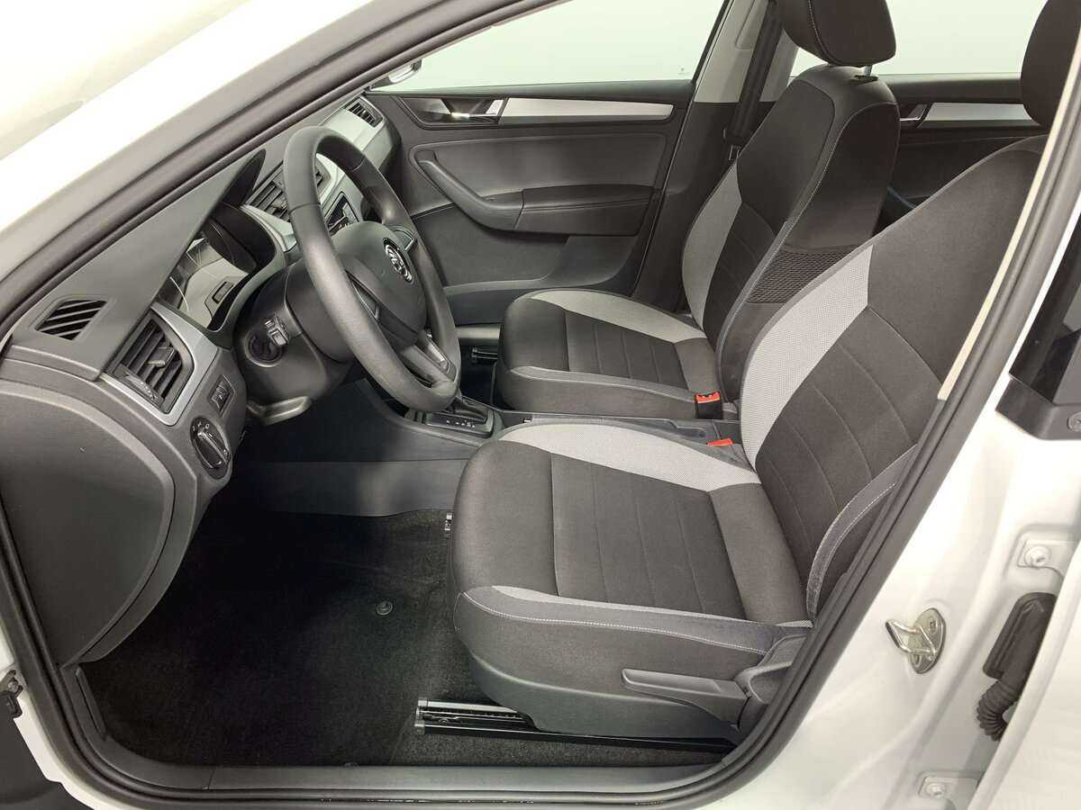 Купить Skoda Rapid с пробегом. Фото: #13