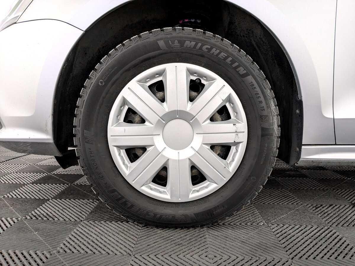 Купить Volkswagen Jetta с пробегом. Фото: #17