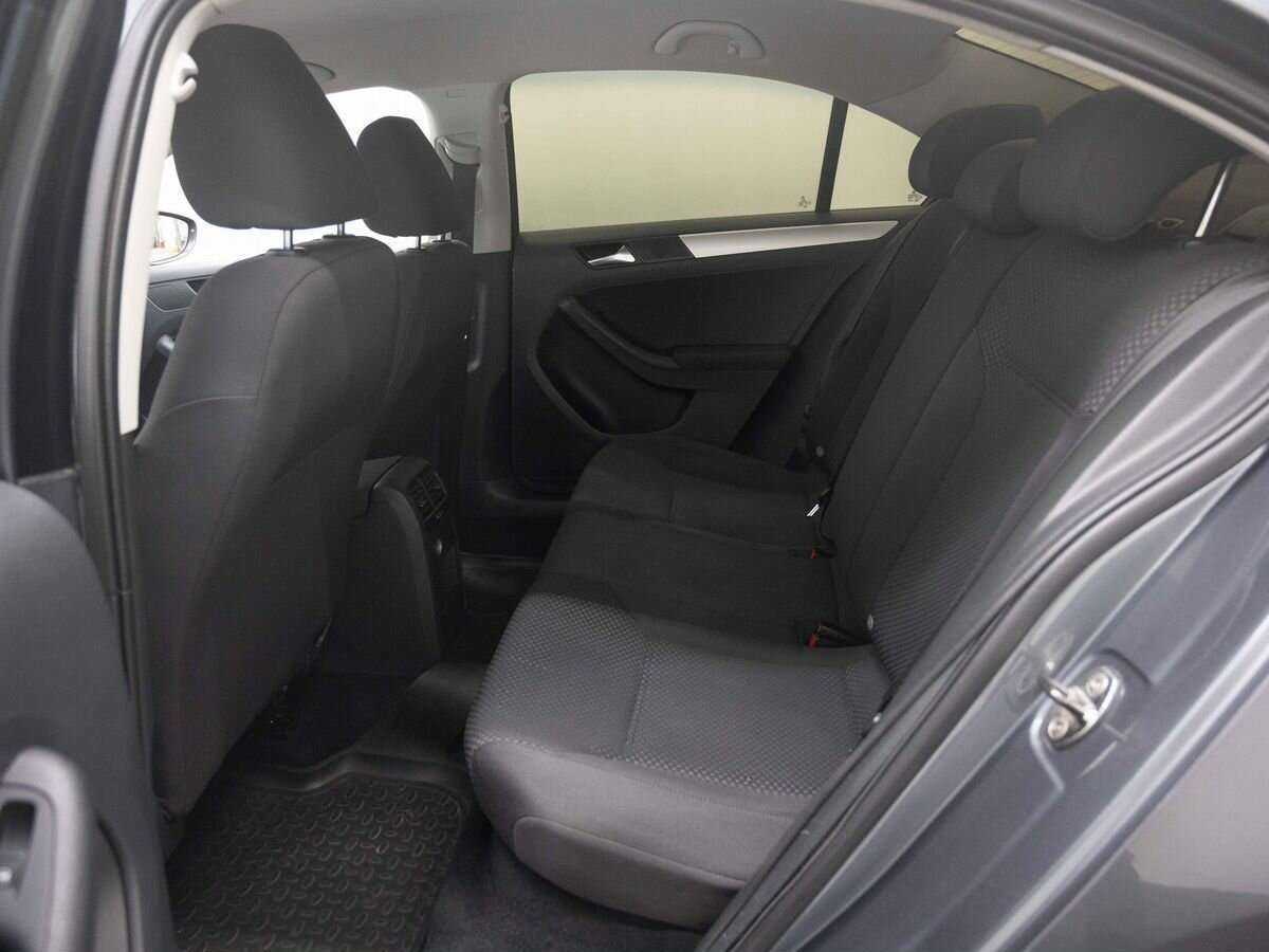 Купить Volkswagen Jetta с пробегом. Фото: #7