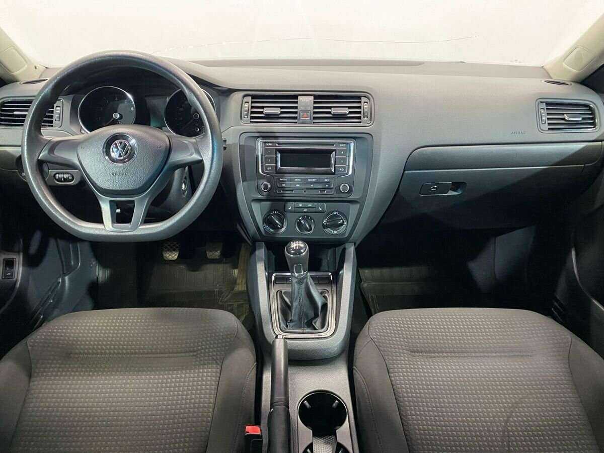 Купить Volkswagen Jetta с пробегом. Фото: #8