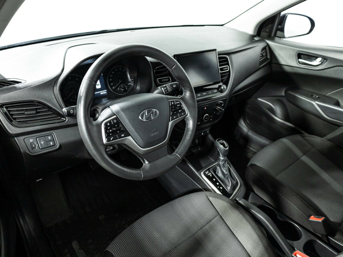 Купить Hyundai Solaris с пробегом. Фото: #10