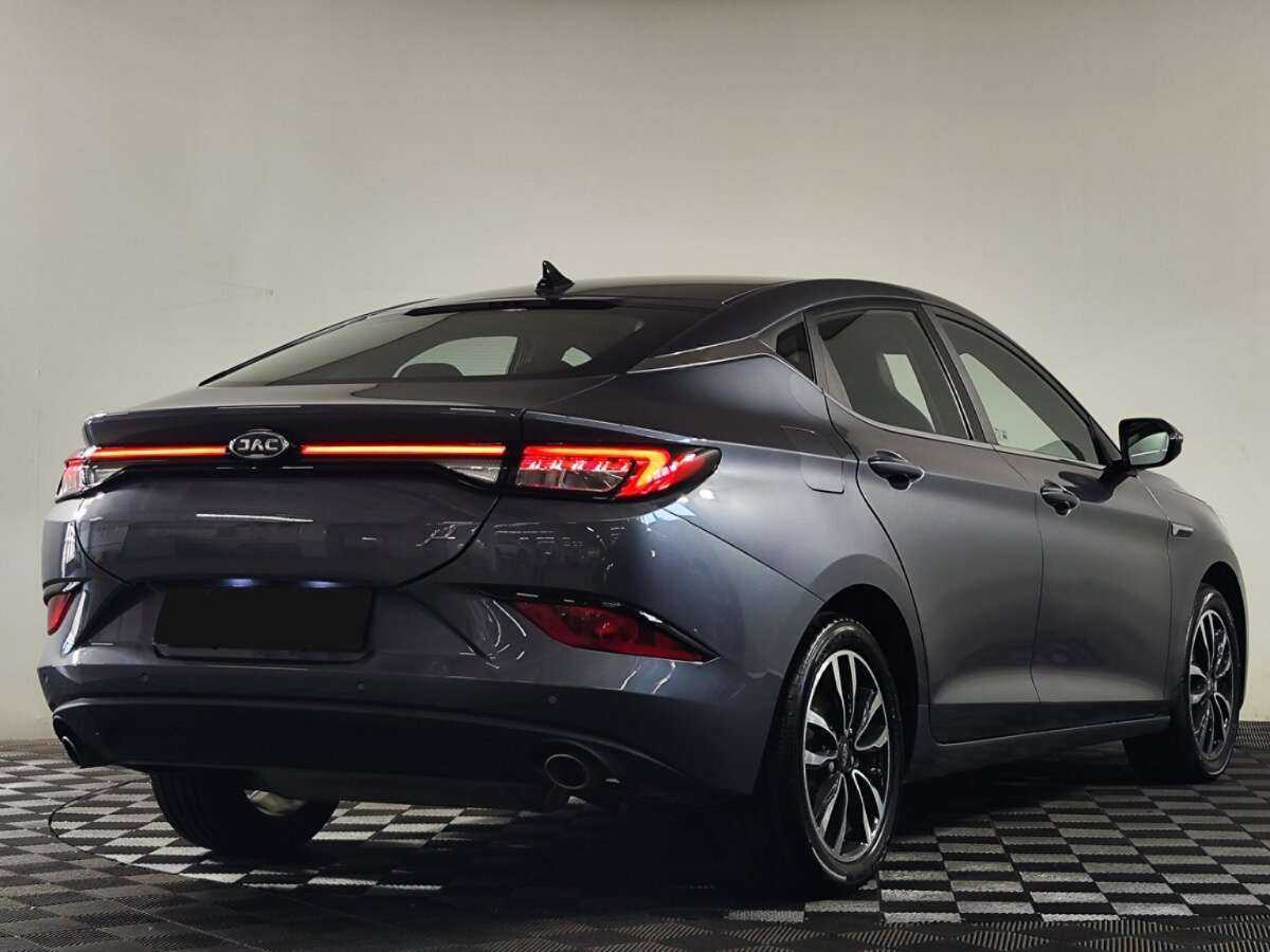 Купить JAC J7 с пробегом. Фото: #2