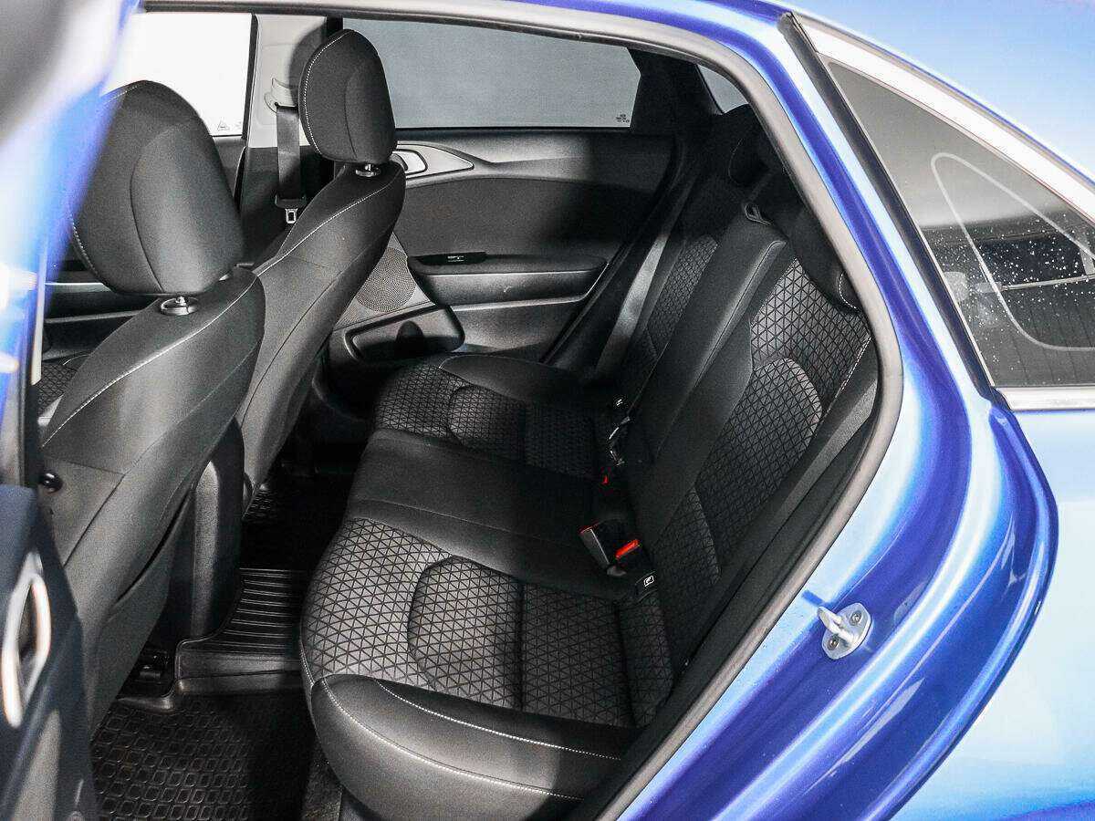 Купить Kia Ceed с пробегом. Фото: #9