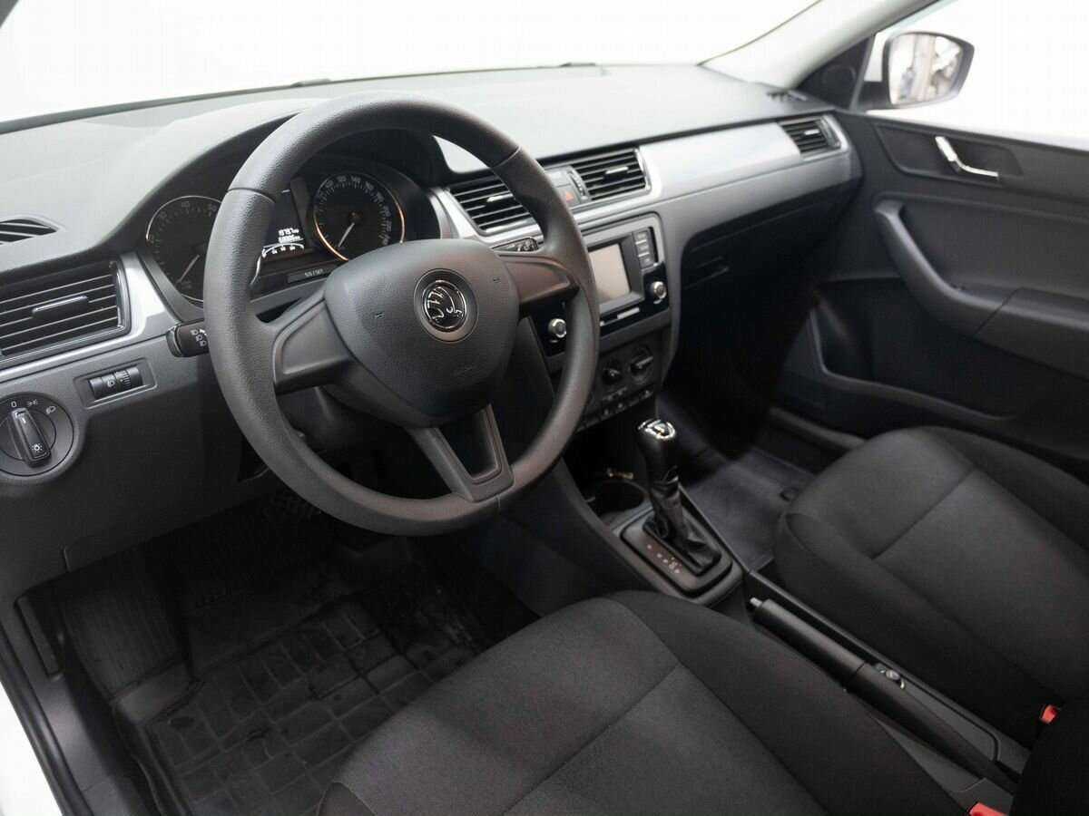 Купить Skoda Rapid с пробегом. Фото: #6
