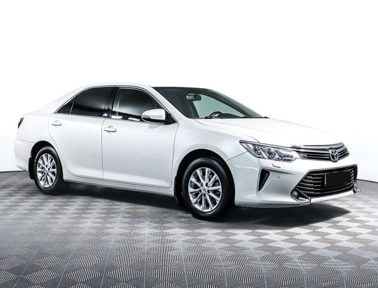 Купить Toyota Camry с пробегом. Фото: #2