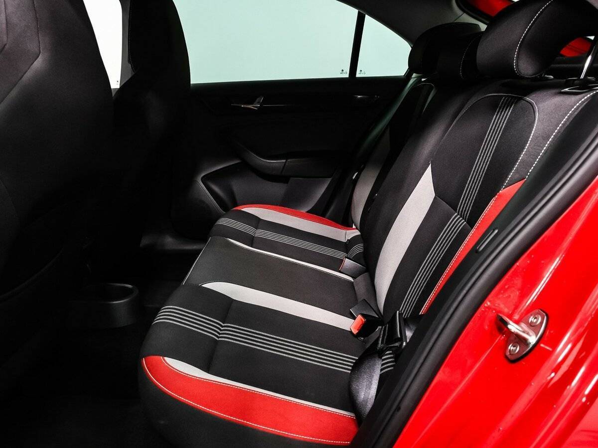 Купить Skoda Rapid с пробегом. Фото: #11