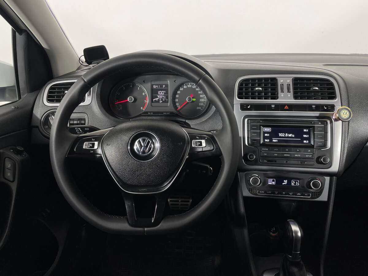 Купить Volkswagen Polo с пробегом. Фото: #9