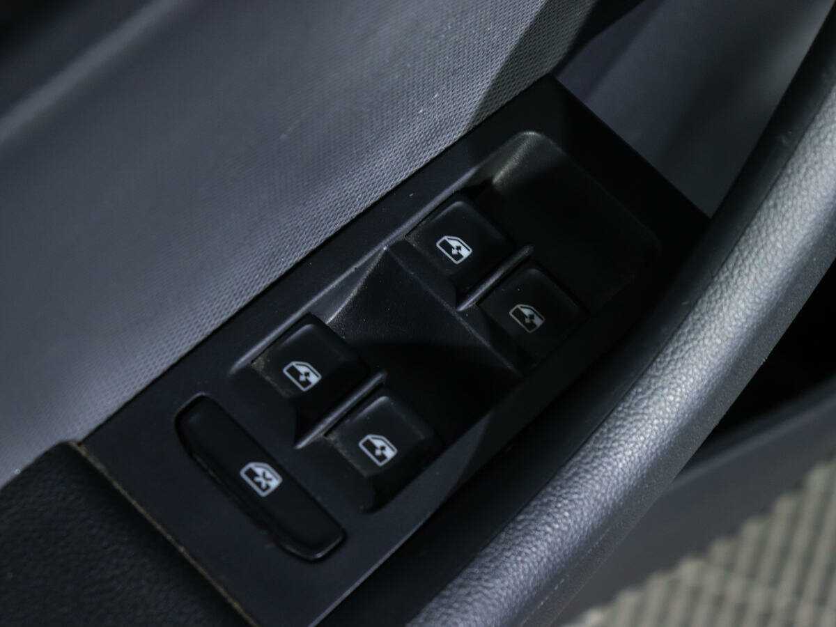 Купить Volkswagen Polo с пробегом. Фото: #16