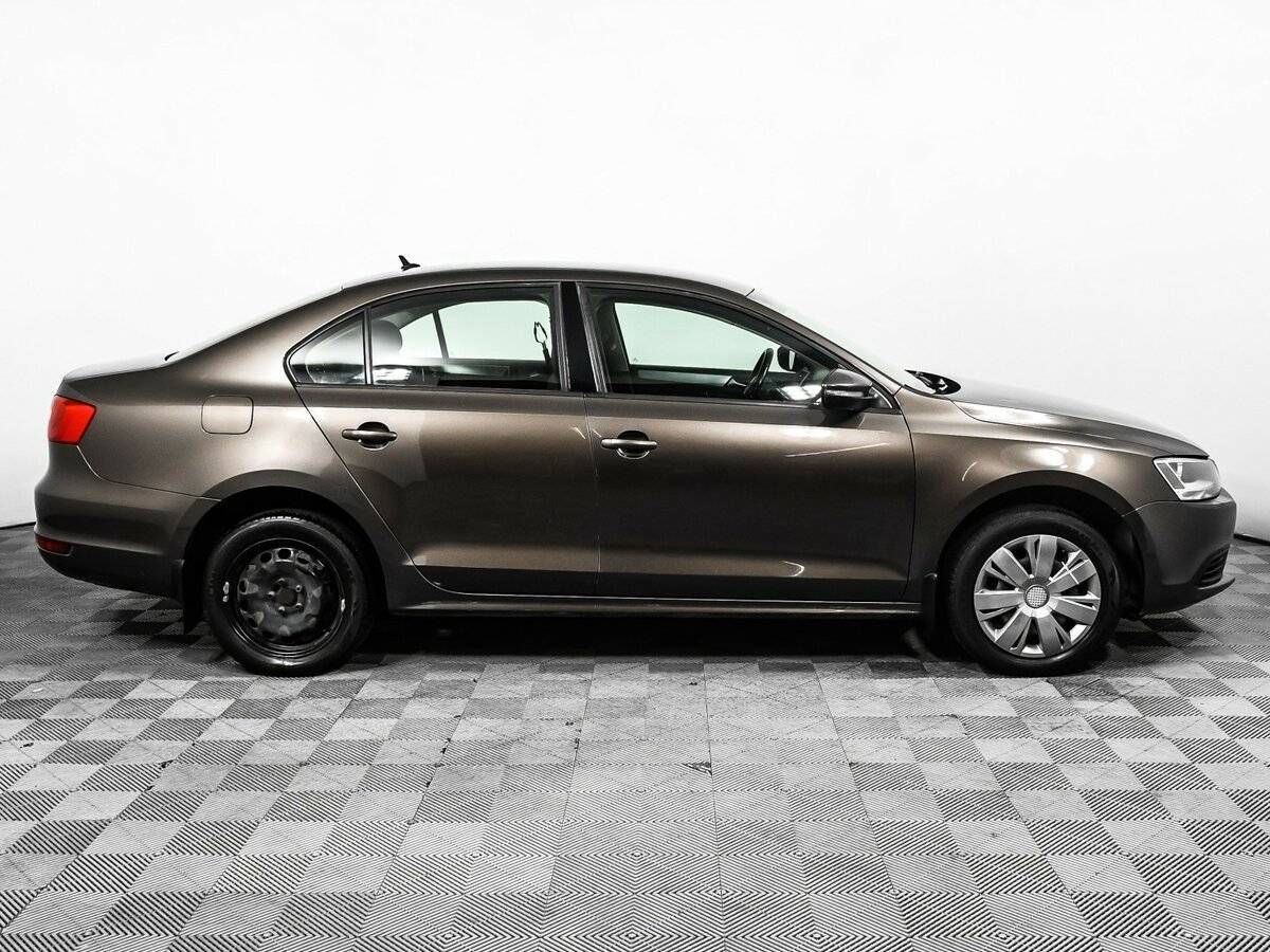 Купить Volkswagen Jetta с пробегом. Фото: #3
