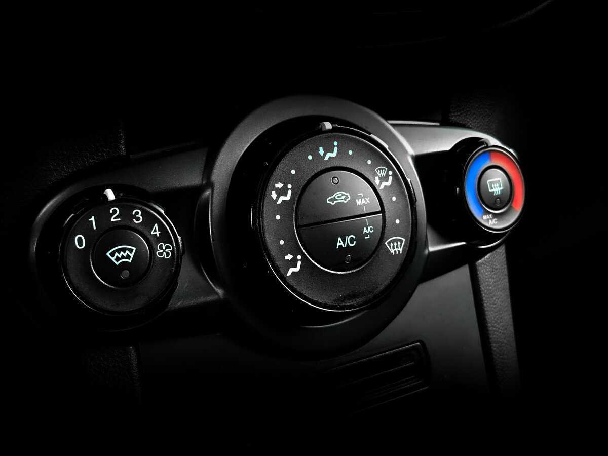 Купить Ford Fiesta с пробегом. Фото: #23