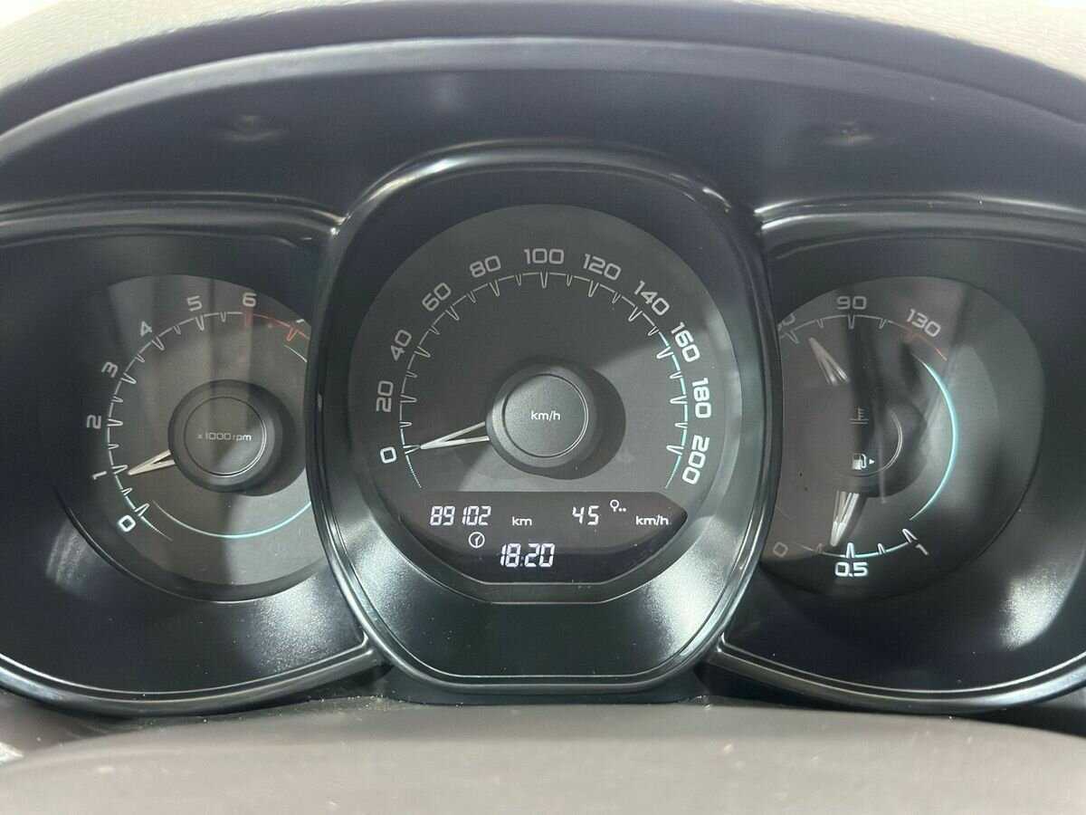 Купить Lada (ВАЗ) Vesta с пробегом. Фото: #11