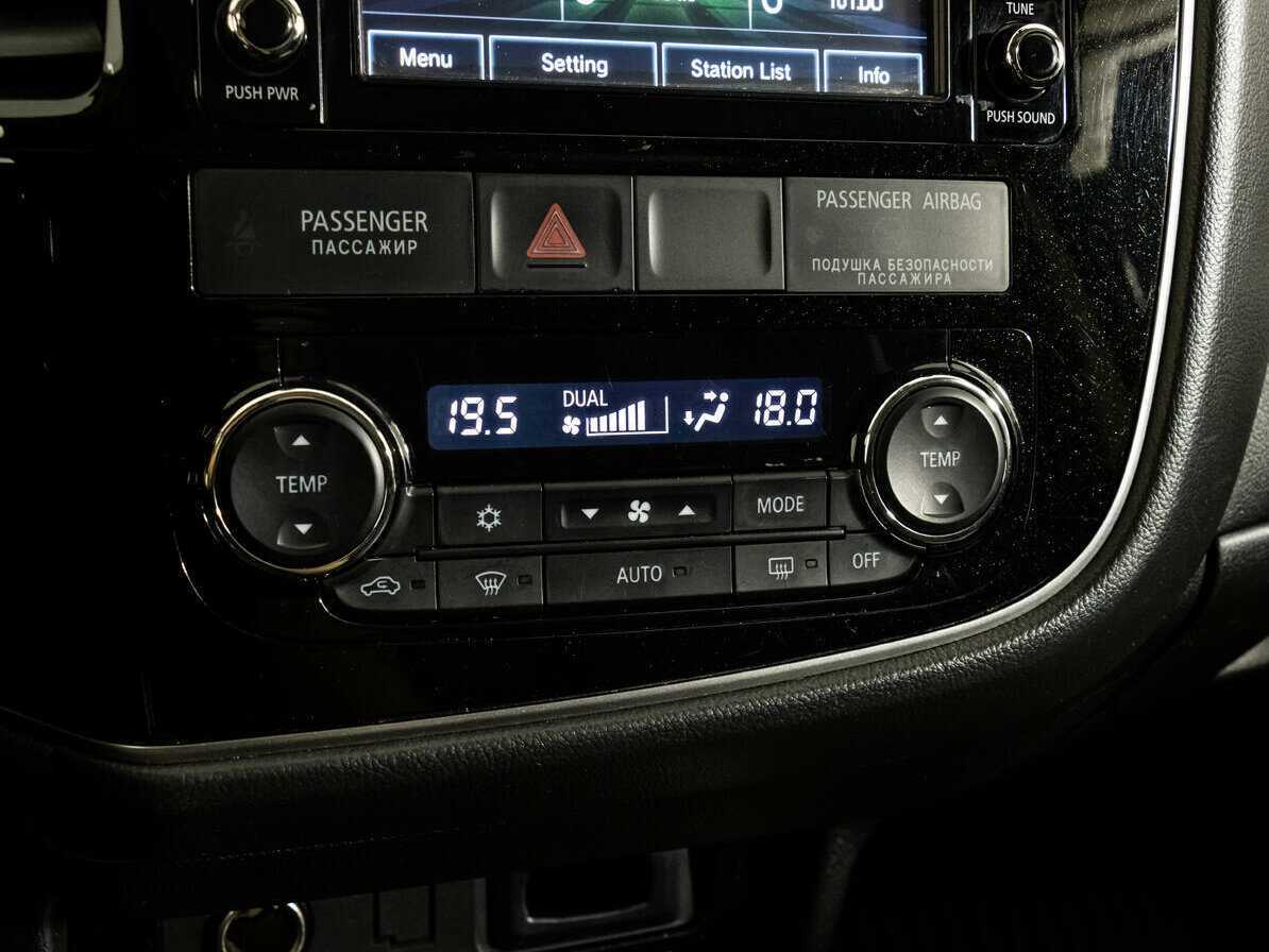 Купить Mitsubishi Outlander с пробегом. Фото: #14