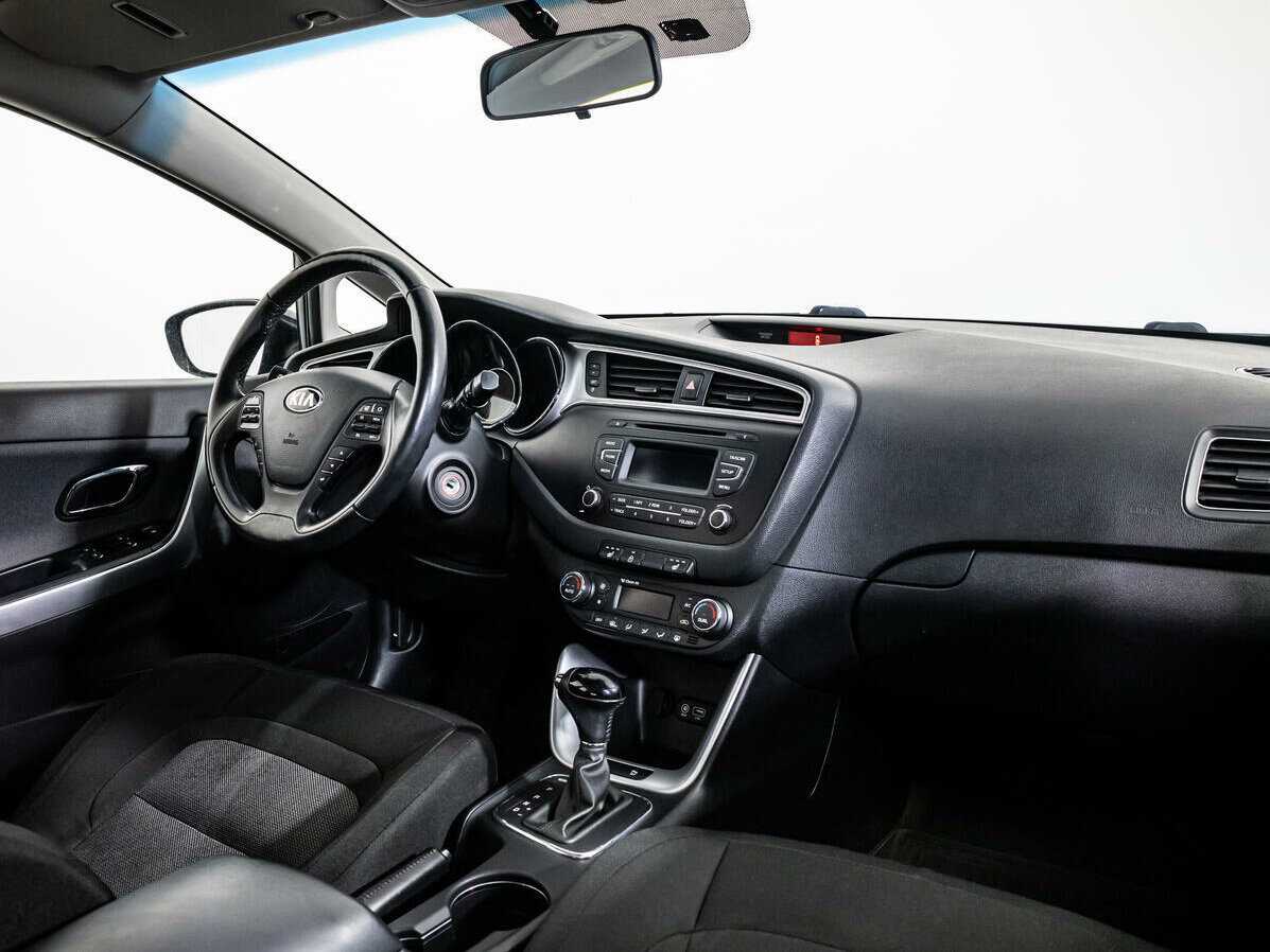 Купить Kia Ceed с пробегом. Фото: #7