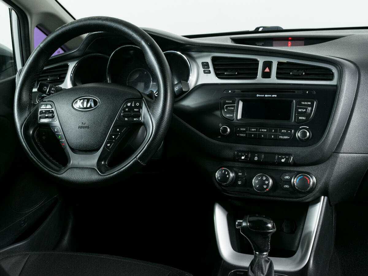 Купить Kia Ceed с пробегом. Фото: #8