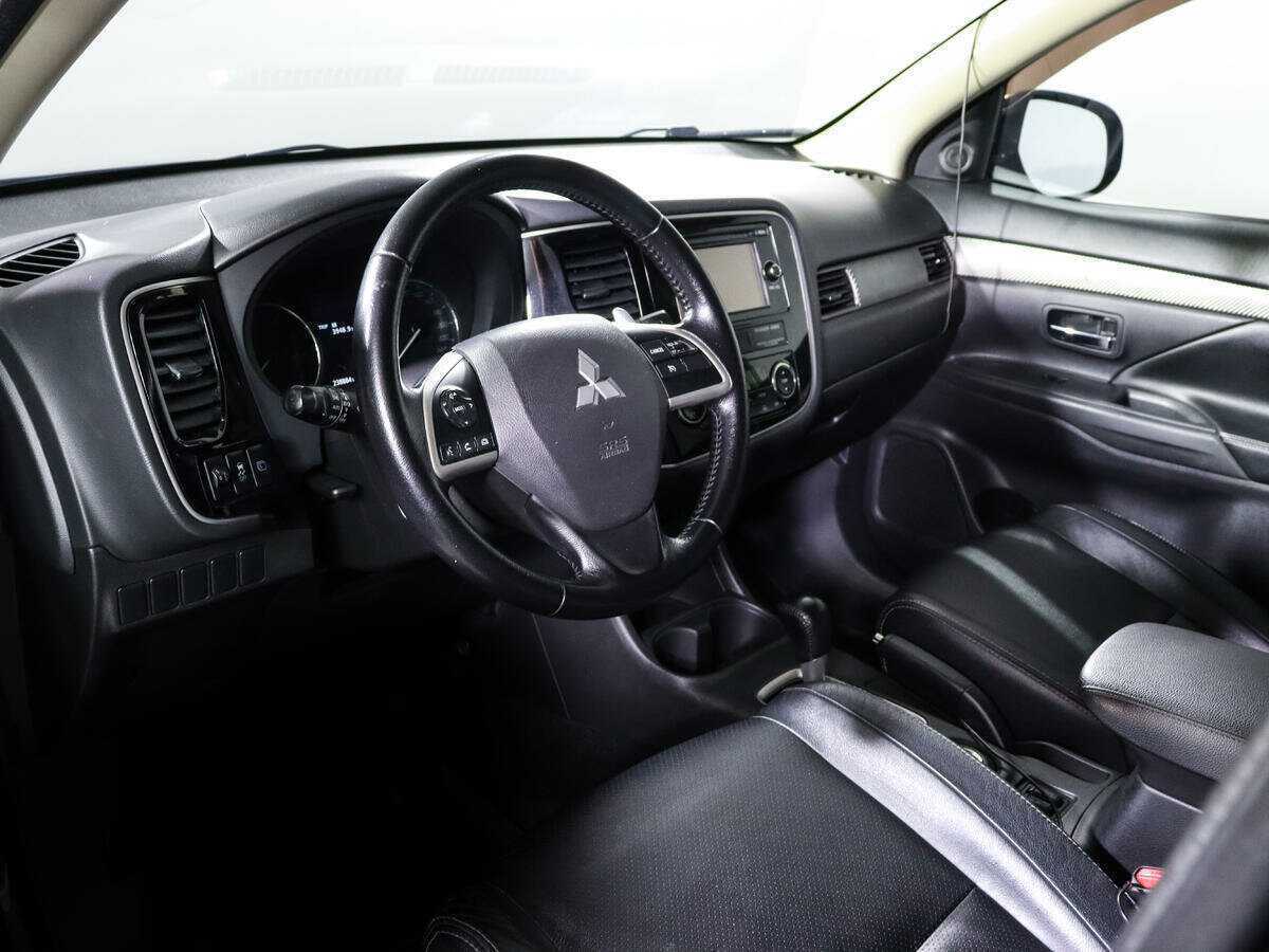 Купить Mitsubishi Outlander с пробегом. Фото: #11