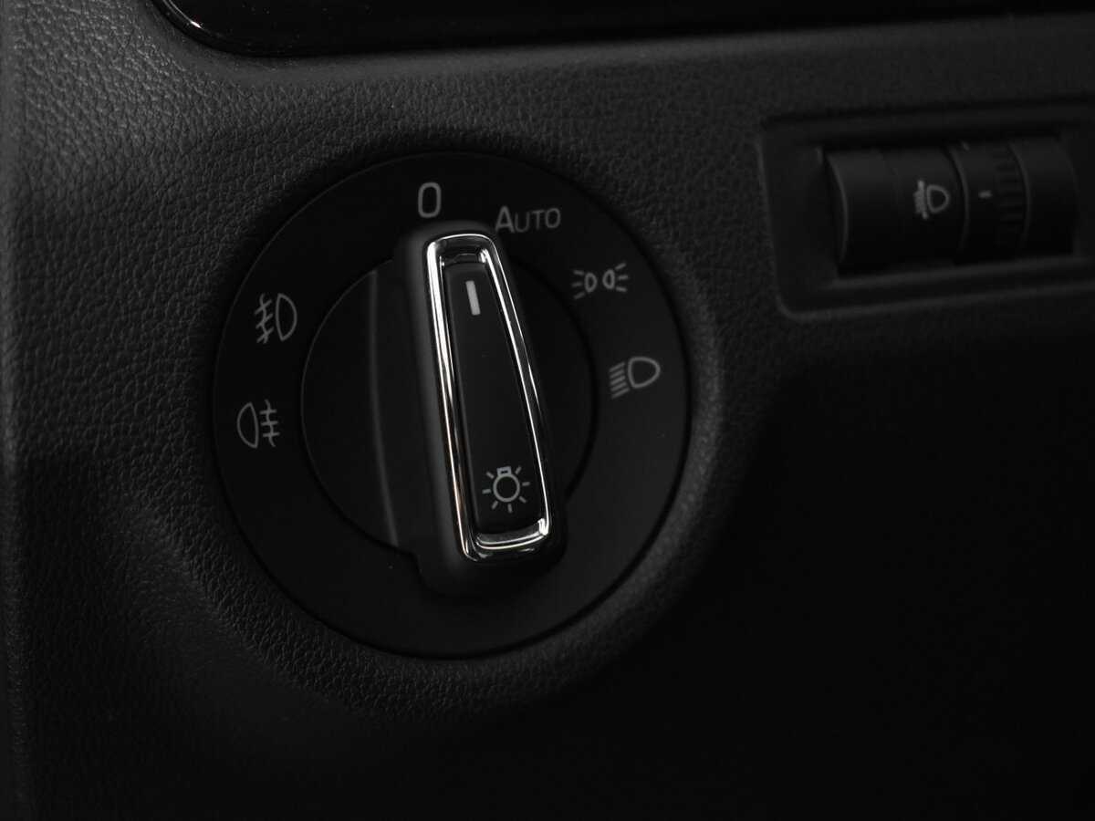 Купить Skoda Rapid с пробегом. Фото: #17