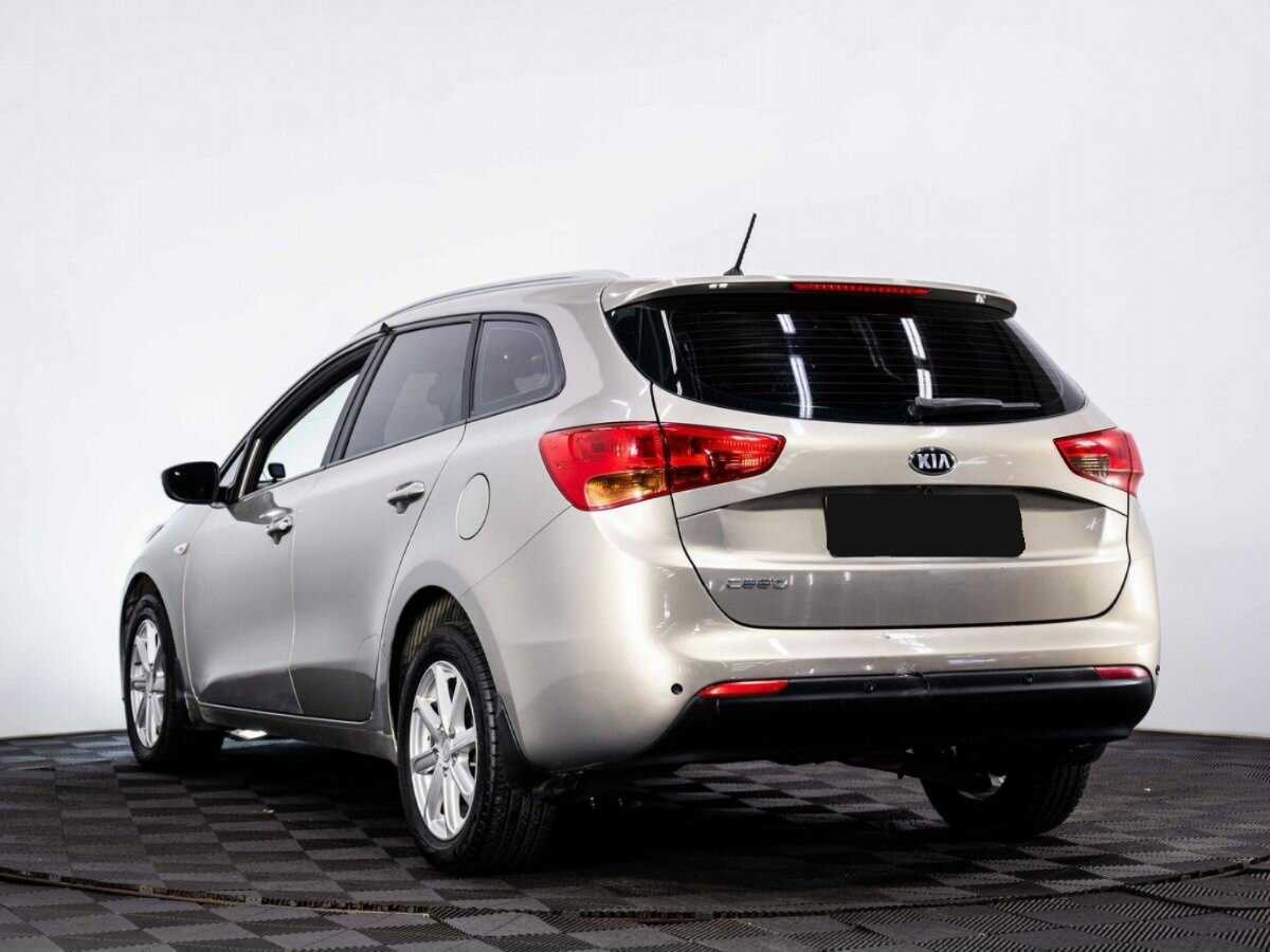 Купить Kia Ceed с пробегом. Фото: #3
