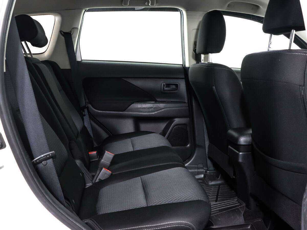 Купить Mitsubishi Outlander с пробегом. Фото: #12