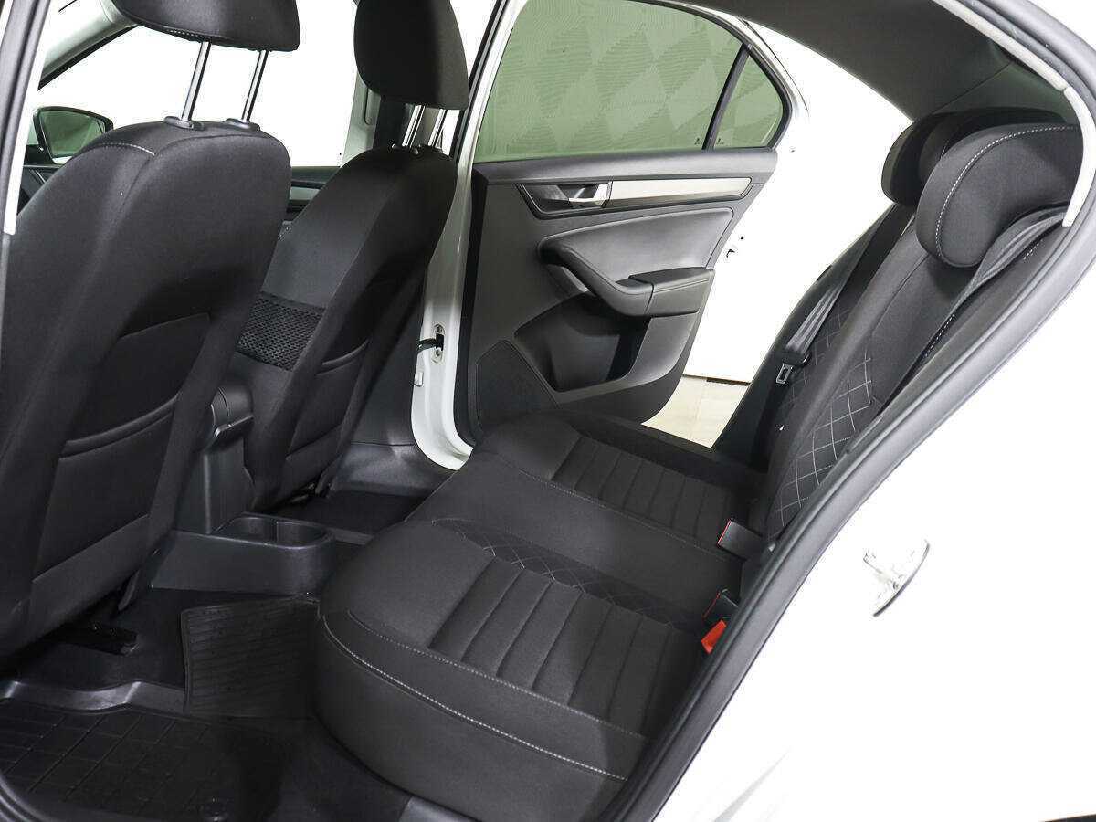 Купить Skoda Rapid с пробегом. Фото: #8