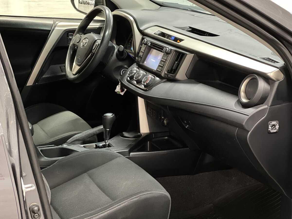 Купить Toyota RAV4 с пробегом. Фото: #10