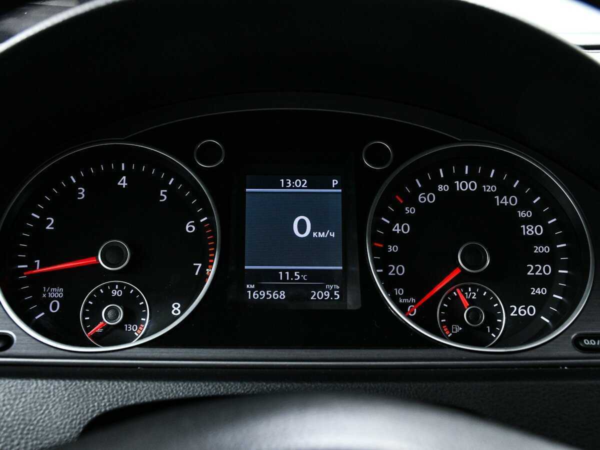 Купить Volkswagen Passat с пробегом. Фото: #9