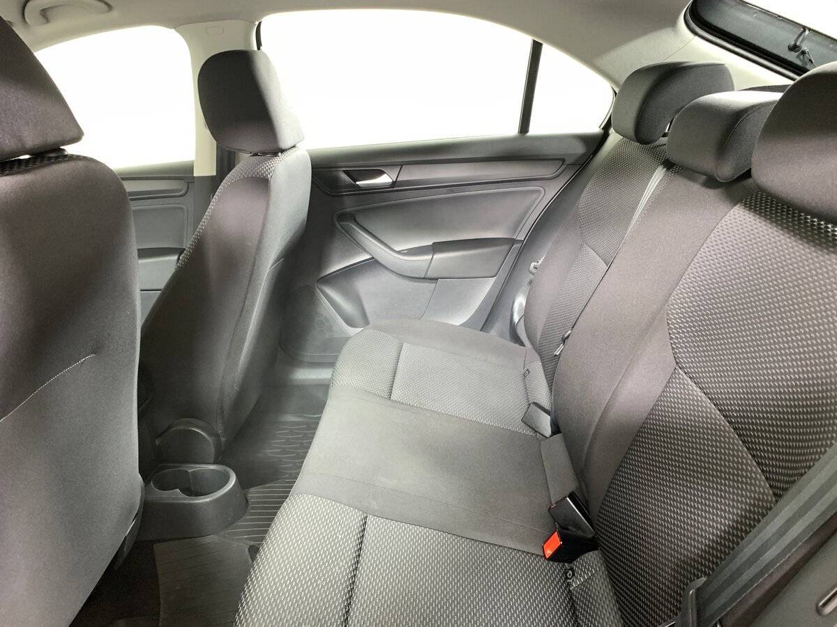 Купить Volkswagen Polo с пробегом. Фото: #17