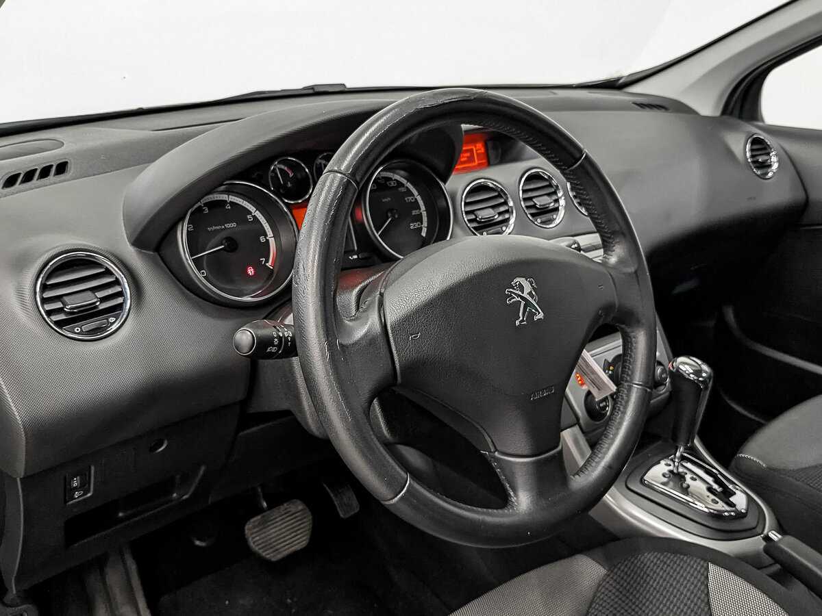 Купить Peugeot 308 с пробегом. Фото: #15