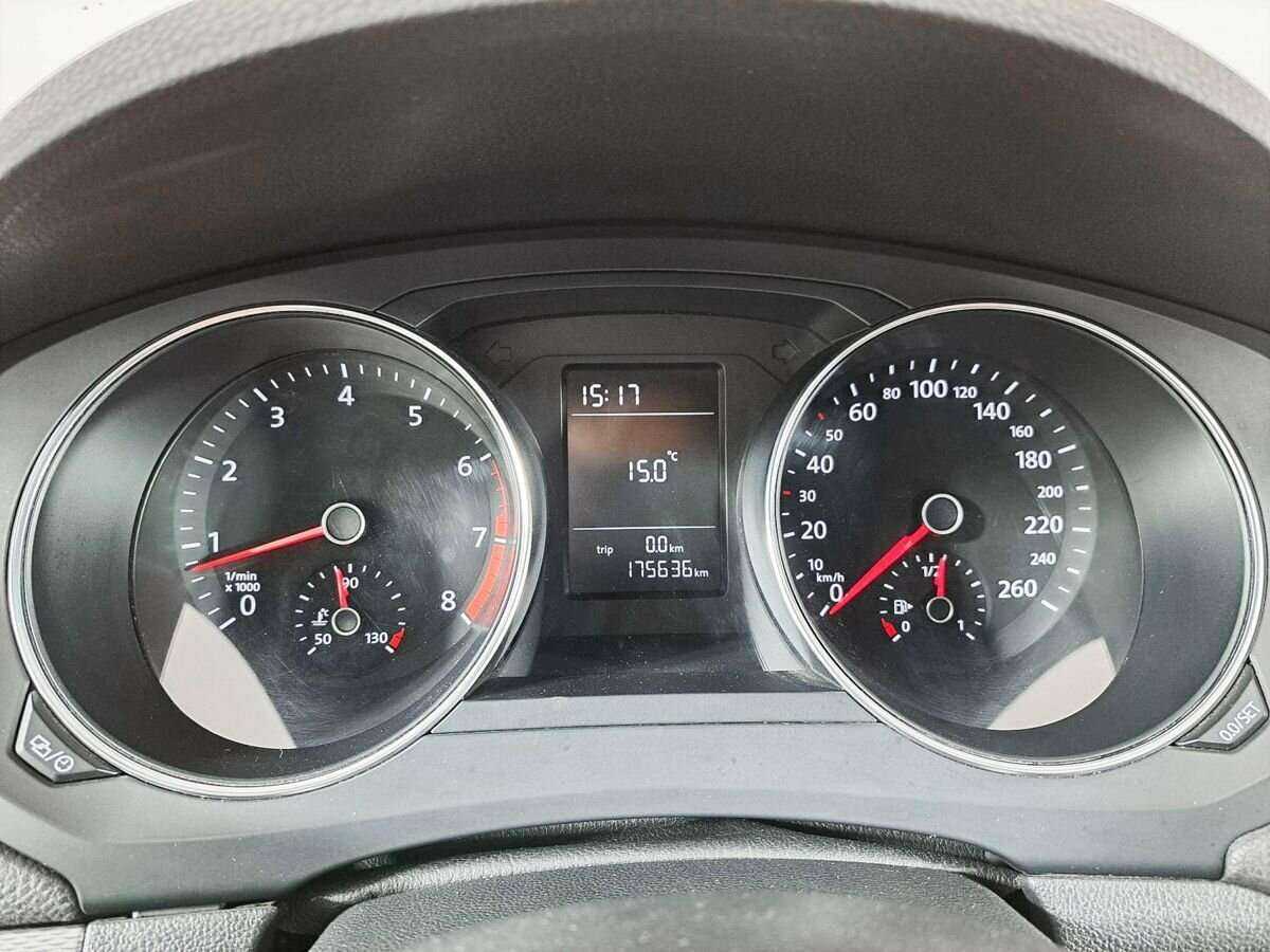 Купить Volkswagen Jetta с пробегом. Фото: #8