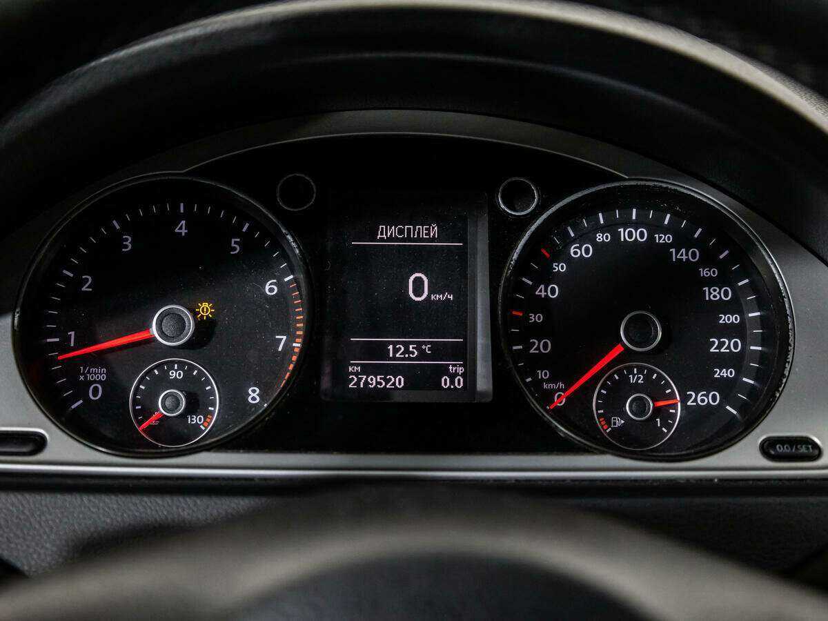 Купить Volkswagen Passat с пробегом. Фото: #11